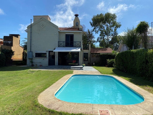 Casa En Venta De 3 Dormitorios En Barra De Carrasco