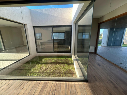 Casa A La Venta En La Rinconada 3 Dormitorios
