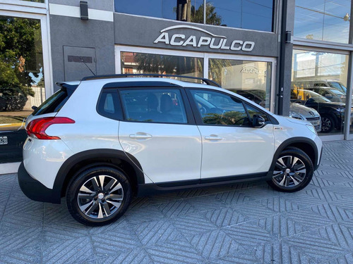 Peugeot 2008 2021 1.6 Feline