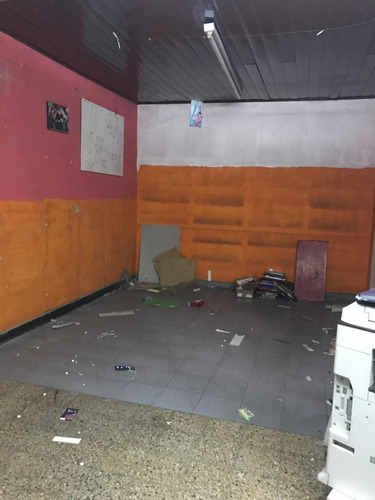 Imagen 4 de 6 de Local Comercial - Alquiler - Villa Madero - Ex Libreria