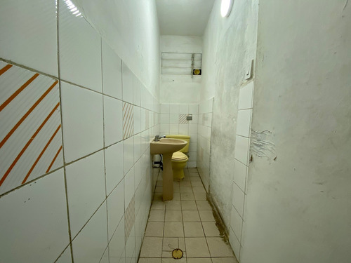 Imagen 7 de 7 de En Alquiler Local En El Paraiso 100m²