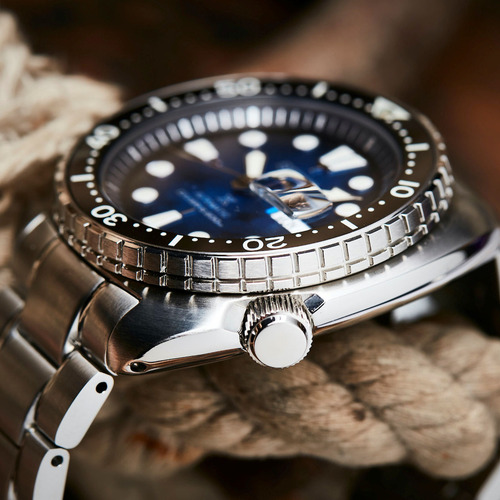 Seiko Prospex King Turtle SRPE39k1 Manta Ray, correa de 45 mm, bisel gris, fondo negro y azul