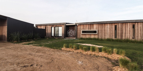 Casa En Venta De 3 Dormitorios En Pueblo Mio