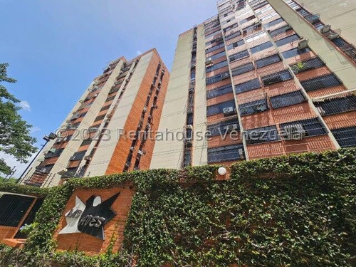 Hermoso, Amplio, Armonico Apartamento Ubicado En Urbanización San Jacinto Maracay Aragua 24-3524 Ec