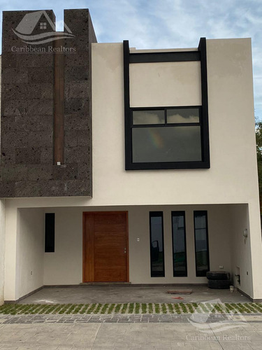 Casa En  Venta En  Cholula  Puebla  Alhz6989