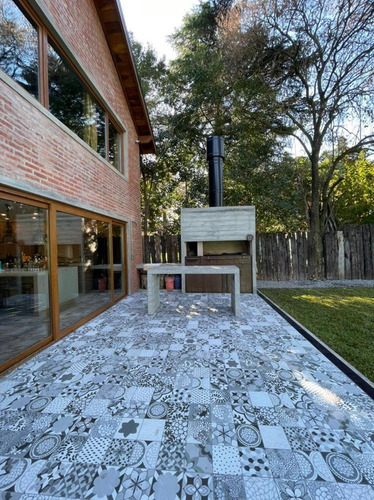 Imagen 7 de 13 de Hermosa Casa En Villa Udaondo - General Aguirre 454