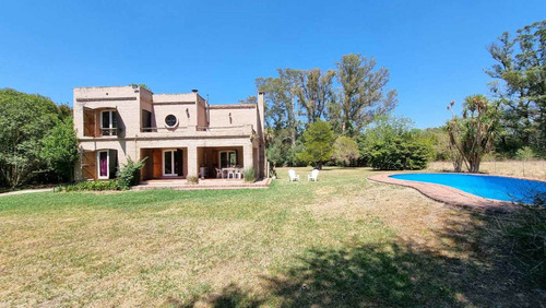 Imagen 23 de 30 de Casa Quinta 4 Amb Con Parque Y Piscina En Lujan