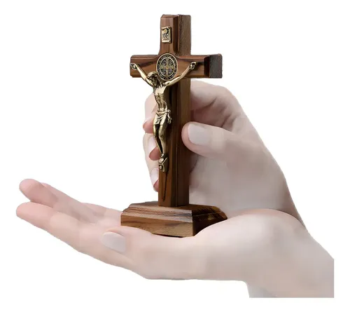 Crucifixo São Bento Madeira Armazém Católico Parede e Mesa 12cm