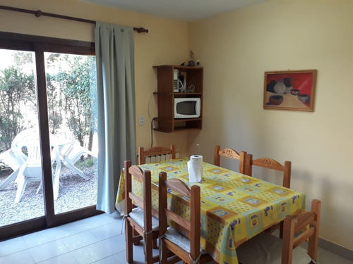 Imagen 12 de 27 de Complejo De Duplex Con Pileta Climatizada