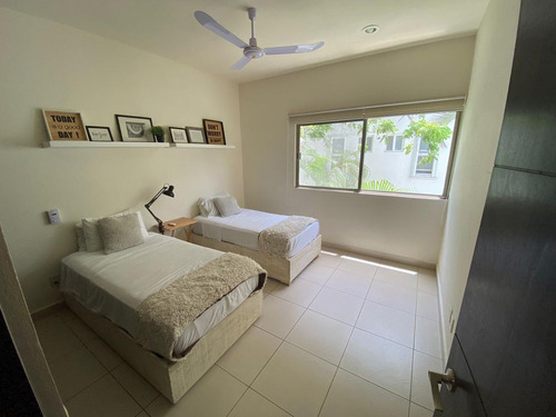 Departamento De 2 Rec. Con Alberca A 3 Min De La Playa