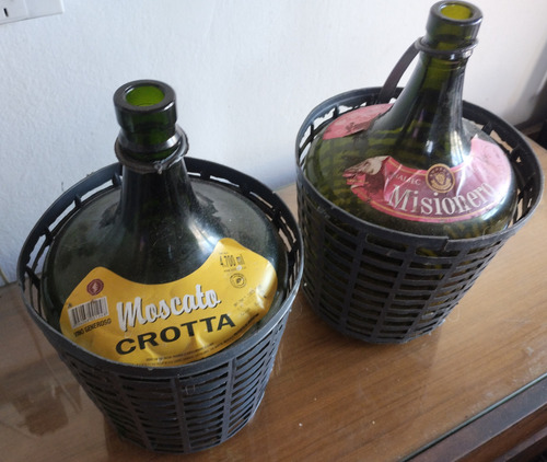 2 Dama Juana De Vidrio 4700 Ml - Genérico (Usado)