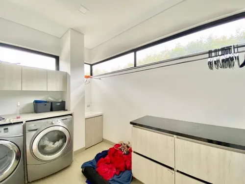 Casa En Venta En Las Palmas. Cod V11277