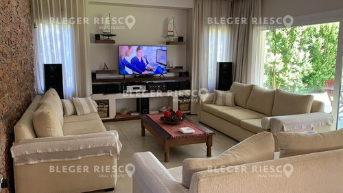 Imagen 2 de 30 de Casa En Venta Ubicado En Santa Catalina, Villanueva, Tigre