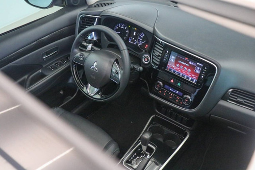 Imagem 12 de 15 de Mitsubishi Outlander 2.0 Comfort 16v Gasolina 4p
