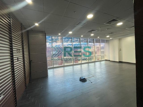 Cómoda Oficina, Privados Y Open Space, Edificio Categoría A