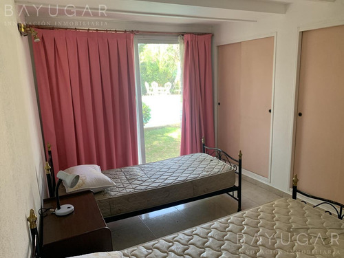 Imagen 22 de 27 de Alquiler Casa En Barrio Miraflores / Bayugar Negocios Inmobiliarios