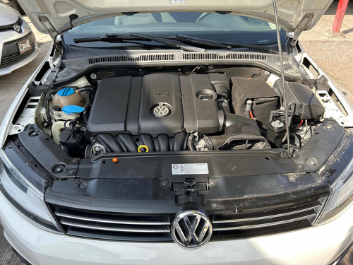 Volkswagen Jetta 2.5 Style Active 5vel B A Mt