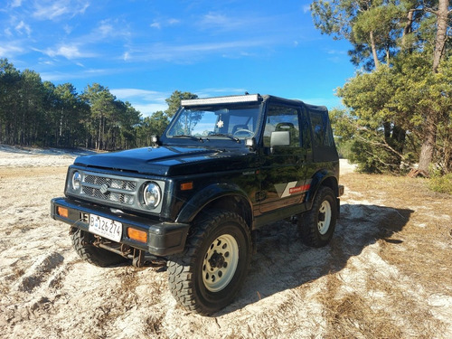 Imagen 1 de 9 de Suzuki Samurai, Dahiatsu Feroza, Nissan Patrol, Montero