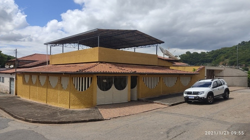 Imagem 1 de 14 de Casa Linda E Aconchegante À Venda. Pronta Para Financiamento