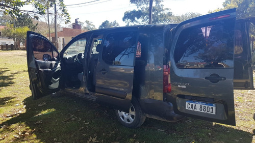 Peugeot Partner B9 Nafta, Rural,habilitada 7 Pasajeros