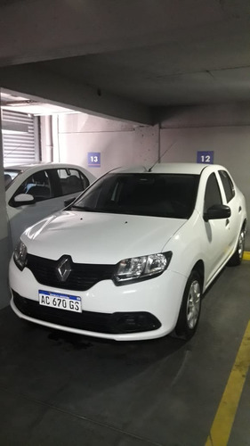 Renault Logan Ii 1.6 8 V Authentique Pack I 2018 (ac670gs)