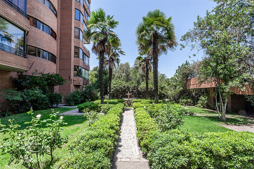 Condominio Exclusivo Con Vista Privilegiada. Buena Ubicación