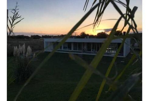 Imagen 6 de 11 de Costa Esmeralda - Casa En Venta En Barrio Deportiva