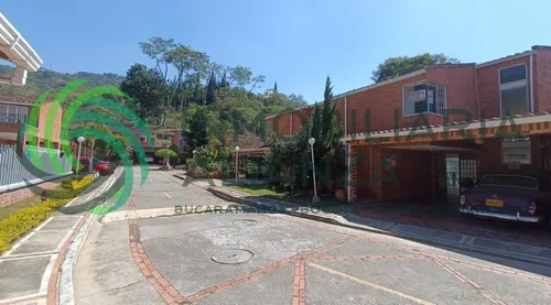 Casa En Venta En Lagos Del Cacique. Cod V61435