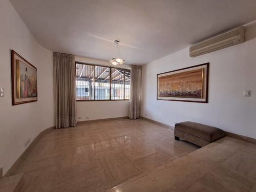 Imagen 4 de 30 de Se Vende Casa 263m2 5h+s/5b/4p Colinas De Santa Monica 8428