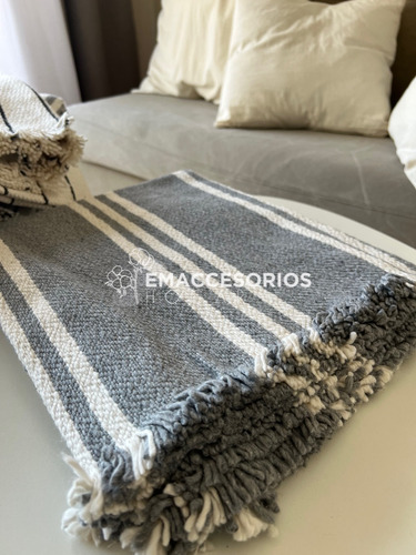 Imagen 7 de 10 de Mantas Grandes 150 X 220 Para Sillon Pie De Cama Alfombra