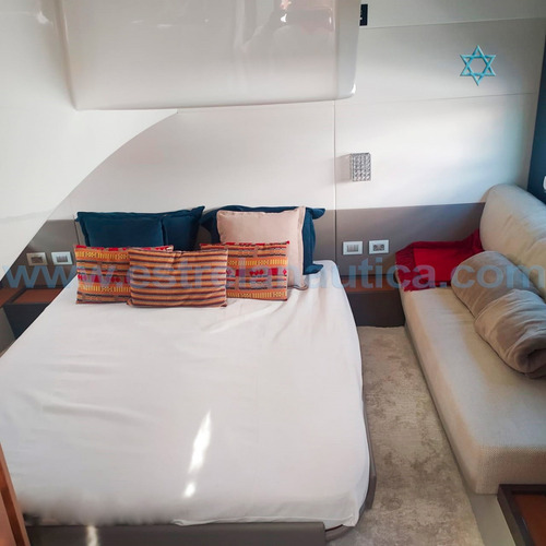 Imagem 8 de 10 de Lancha Phantom 510 Iate Ferretti Phantom Triton Focker