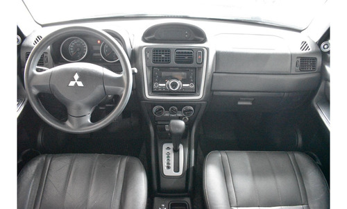 Imagem 3 de 11 de Pajero Tr4 2.0 4x2 16v 140cv Flex 4p Automático