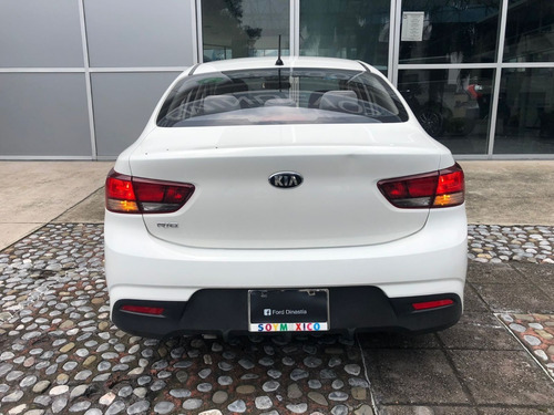 Imagen 6 de 13 de Kia Rio 2018 1.6 Lx Sedan At
