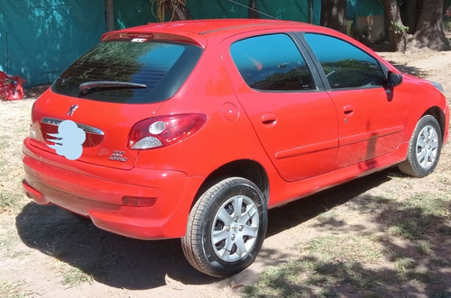 Peugeot 207 2015 1.4 Allure 75cv