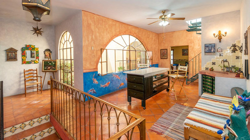 Casa En Renta, Con Terrazas Y Vistas A Una Cuadra Del Centro Histórico De San Miguel De Allende