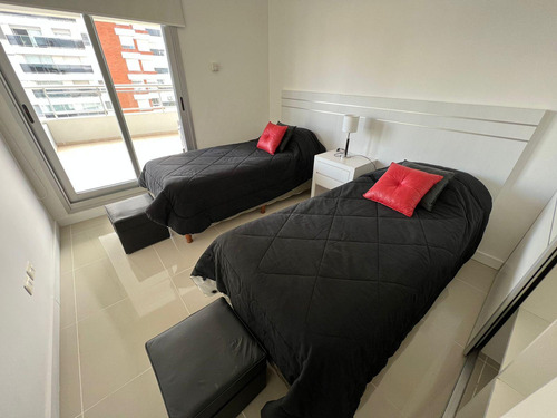 Departamento De 3 Dormitorios En Forest Tower 2 - Punta Del Este