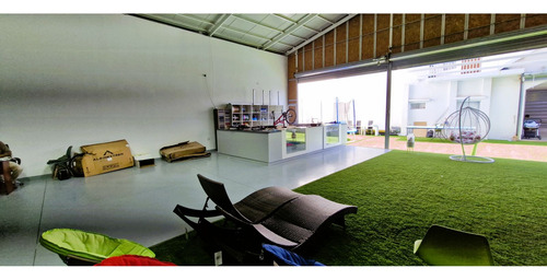 Gran Propiedad Comercial En Quillota, 800 M2., Con 2 Dptos.,