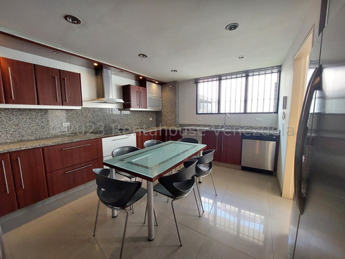 Casa En Venta En Alto Prado Caracas Remodelada Calle Cerrada Terraza