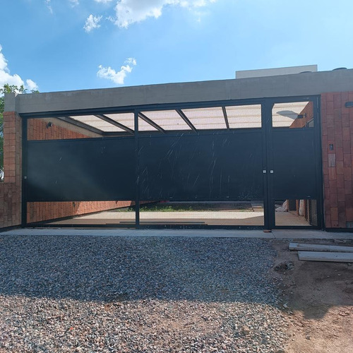 Casa En Venta 3 Dormitorios En Docta - Barrio Cerrado - No Es Apto Bancor