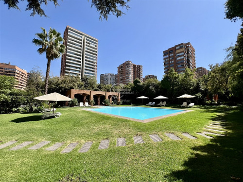 Departamento En Venta De 4 Dorm. En Las Condes .metro.