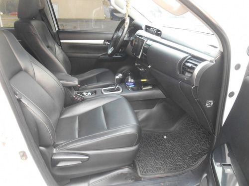 Imagem 9 de 15 de Hilux Cd Srx 4x4 2.8 Tdi 16v Diesel Aut.