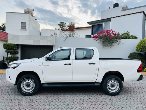 Toyota Hilux 2.7 Cabina Doble Mt