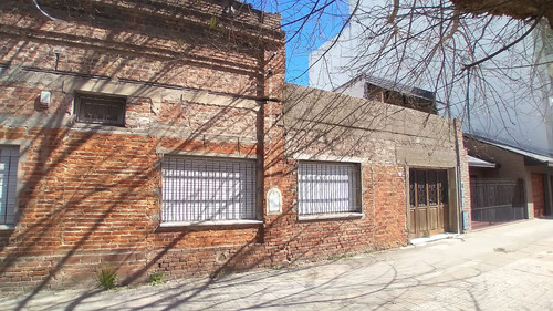 Casa A Modernizar Ubicada En Calle 3 E/ 37 Y 38