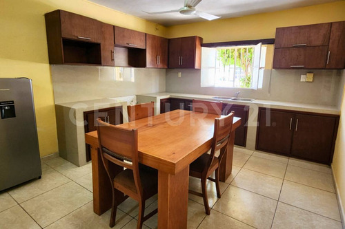 Casa En Venta En Colonia Jacarandas Mazatlan Sinaloa