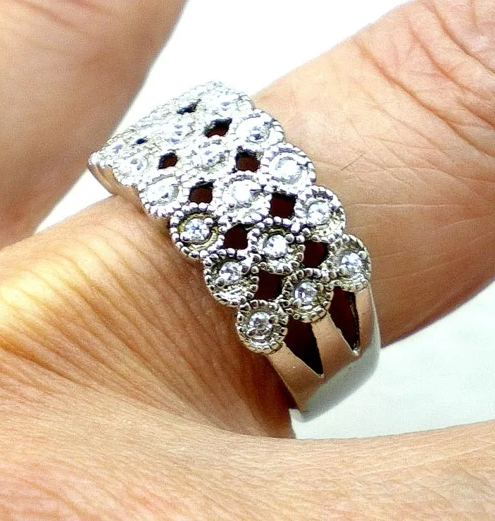 Anillo De Plata 925 Y Zafiros Blancos Art002