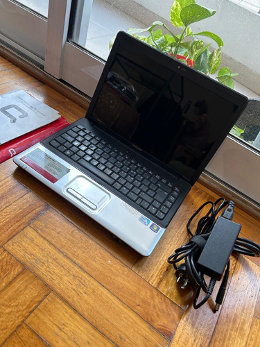 Notebook Compaq Portátil Con Accesorios Funciona Negro (Usado)