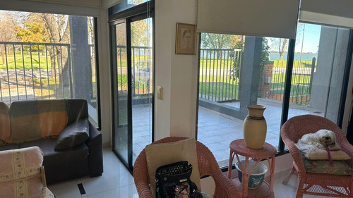 Venta De Casa Frente A La Laguna De Chascomus
