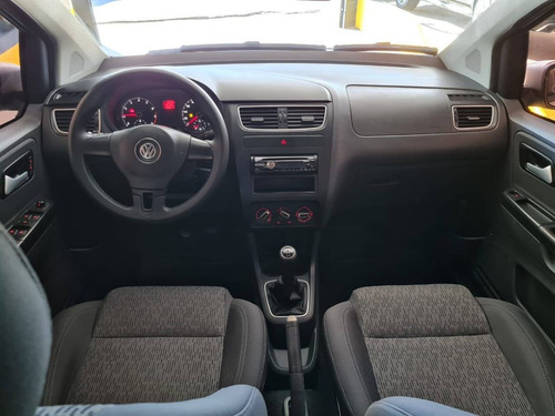 Imagem 5 de 10 de Volkswagen Fox 1.0 Mi Trend 8v Flex 4p Manual