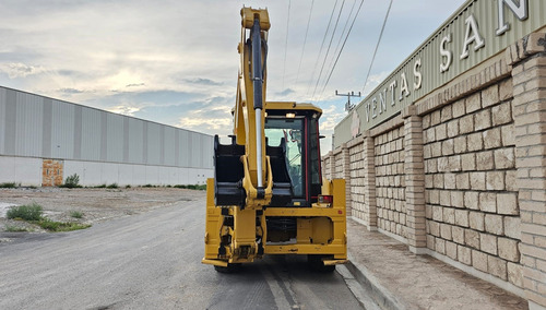 Retroexcavadora Caterpillar 424 2021 $1,300,000.00m.n