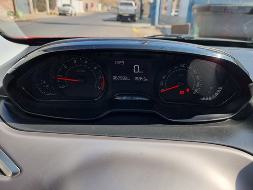 Imagen 5 de 8 de Peugeot 208 2017 1.6 Allure Nav Tiptronic